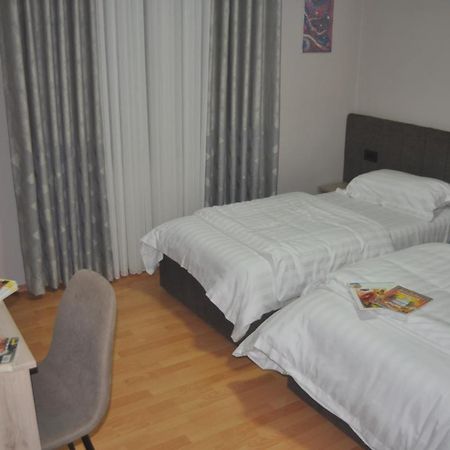 Bliri Myslym Shyri Apartman Tirana Kültér fotó