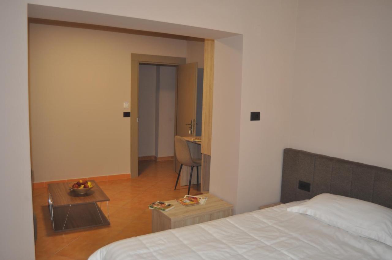 Bliri Myslym Shyri Apartman Tirana Kültér fotó