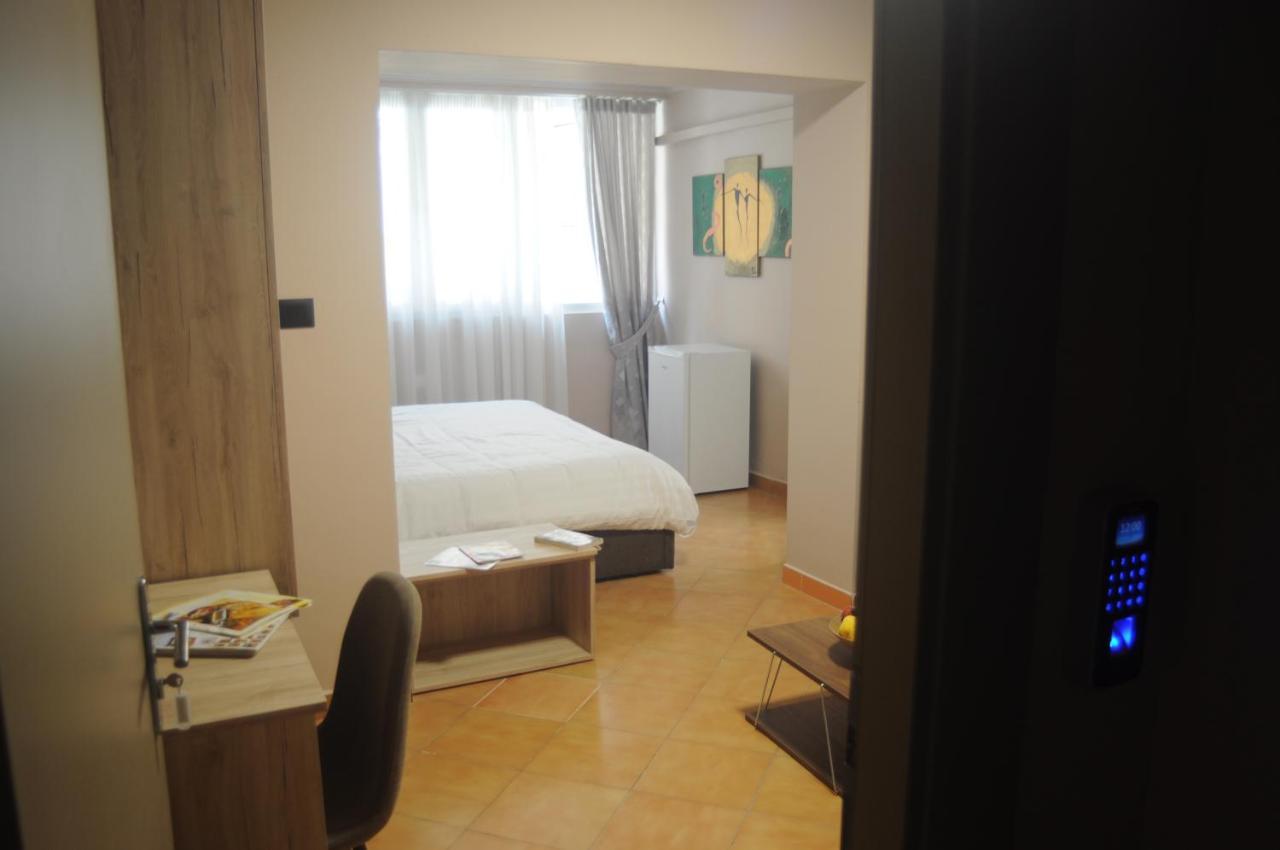 Bliri Myslym Shyri Apartman Tirana Kültér fotó