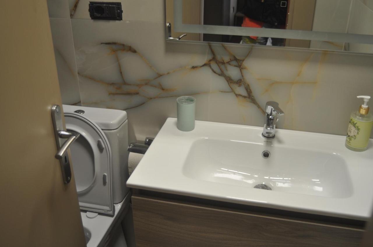 Bliri Myslym Shyri Apartman Tirana Kültér fotó